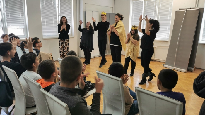 Над 300 деца с увреден слух опознаха света на литературата чрез театрални постановки на жестов език